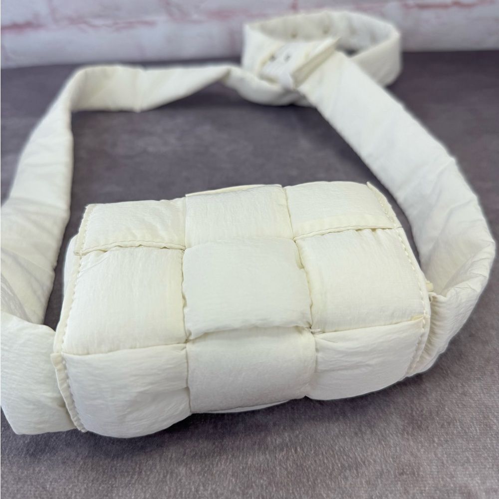 Authentic Bottega Veneta Tech Mini Small Padded Tech Cassette Shoulder Bag White - Picture 5 of 13